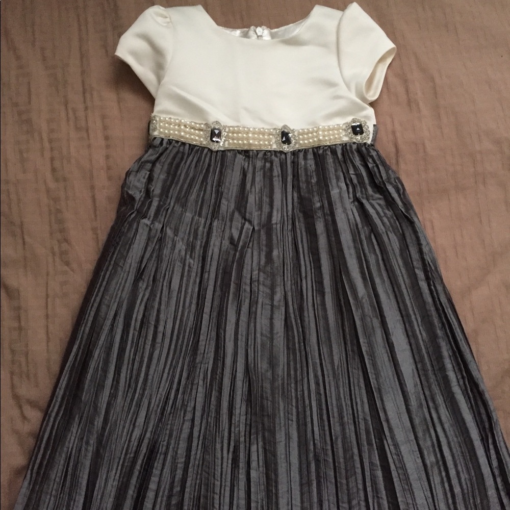 Ivory& Charcoal 3T dress
